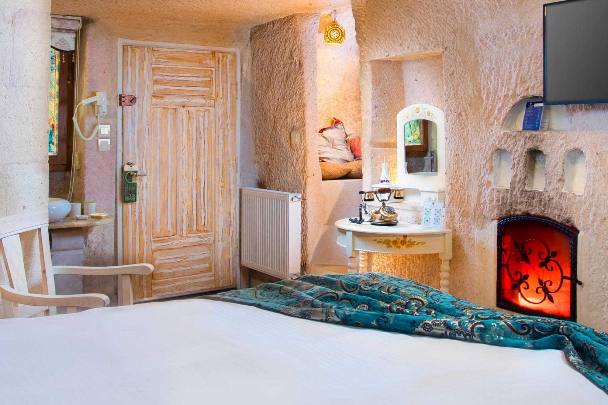 Cappadocia Fairy Chimneys Selfie Cave Hotels - Special Class Uchisar Exterior foto
