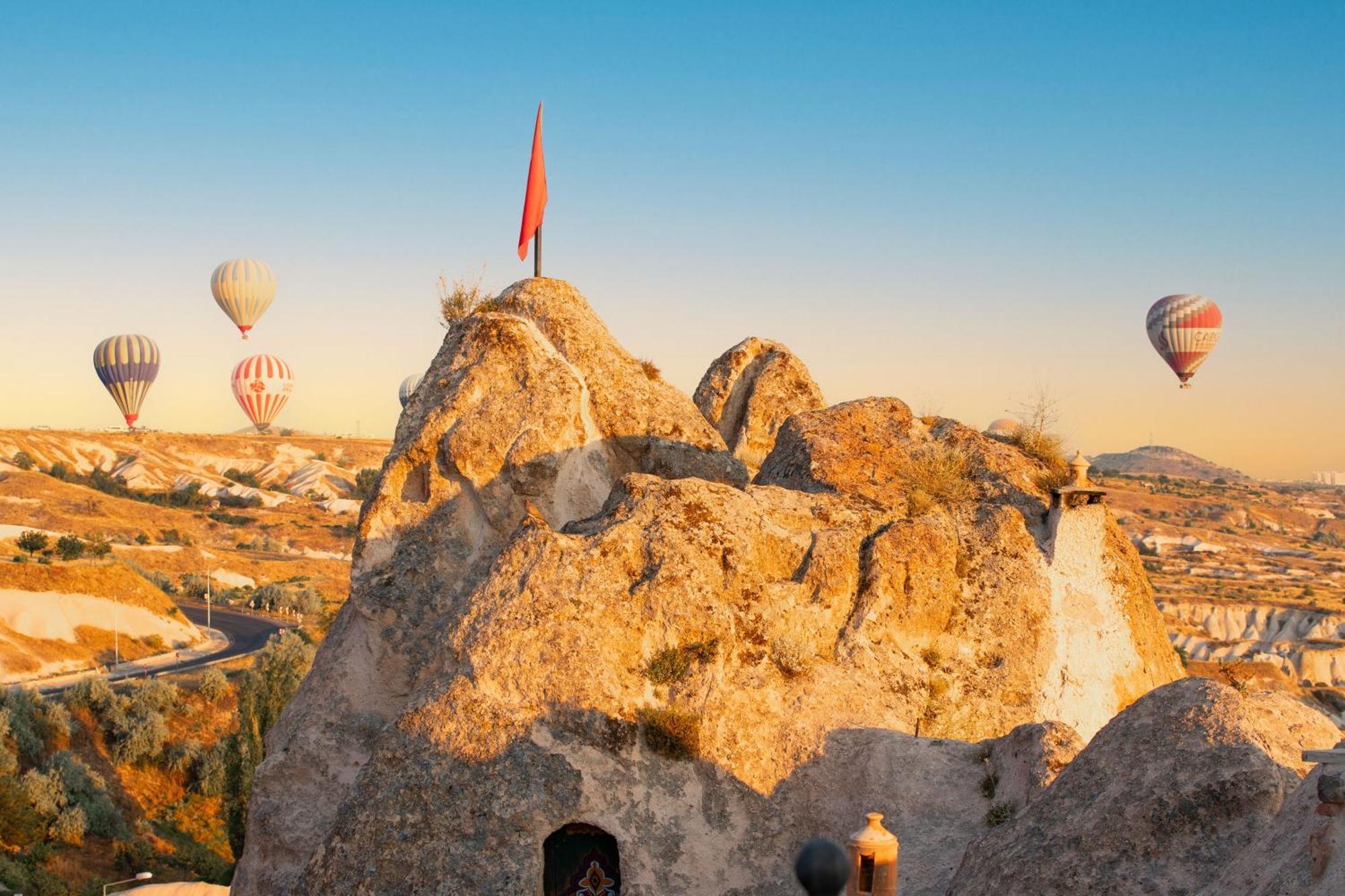 Cappadocia Fairy Chimneys Selfie Cave Hotels - Special Class Uchisar Exterior foto